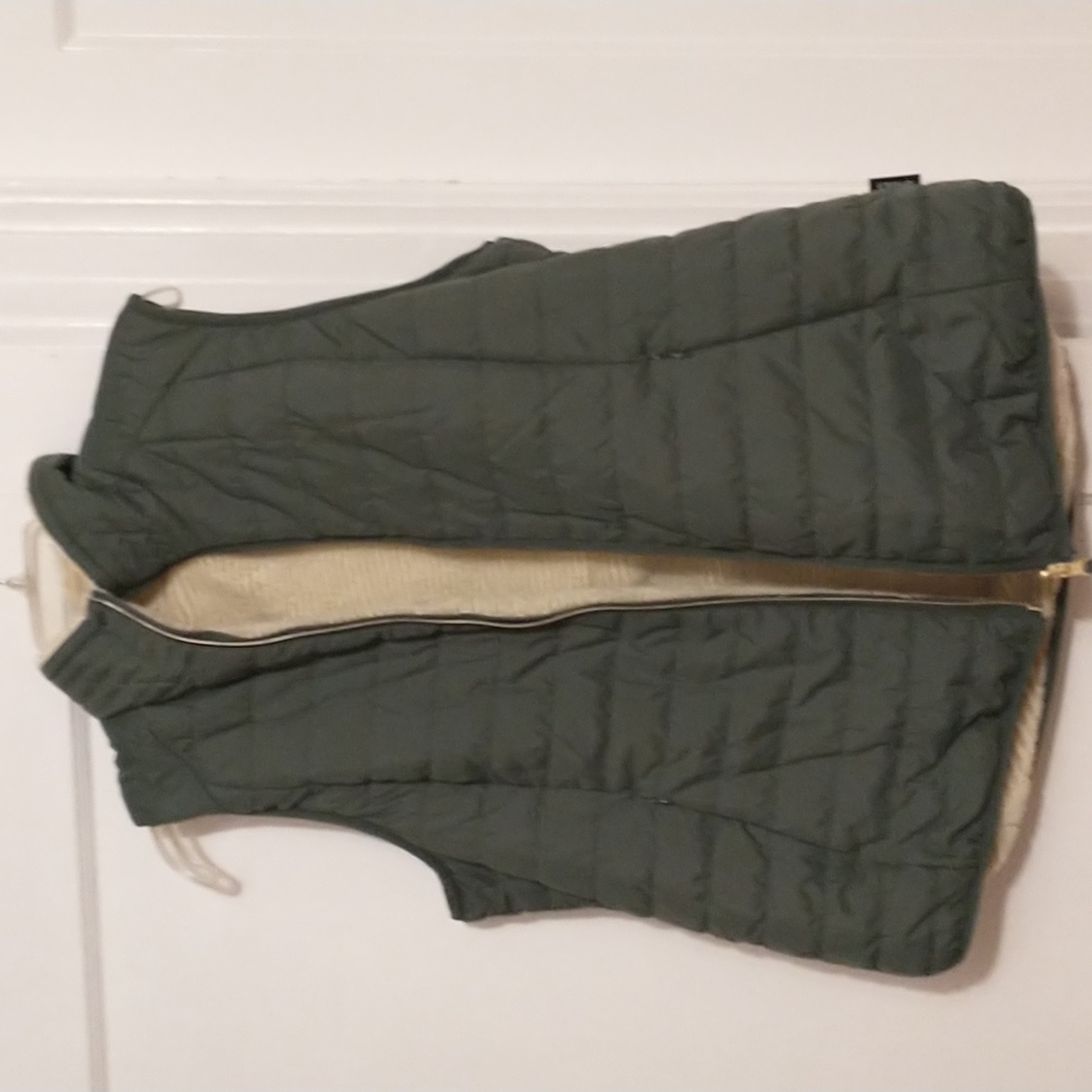 Reversible vest